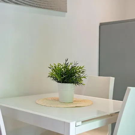 アパート Modern In With Balcony リミニ