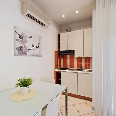 Modern In With Balcony Apartment Rimini